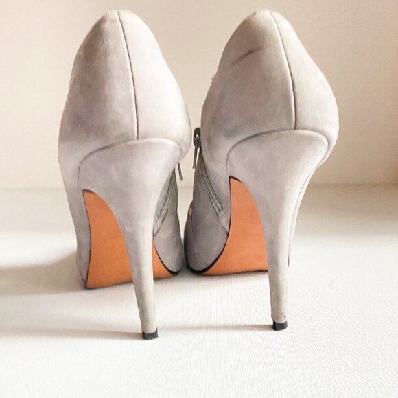 Zilian Light Grey Suede Unique Cut Out Detail Round Toe Heels 10 - Picture 5 of 7